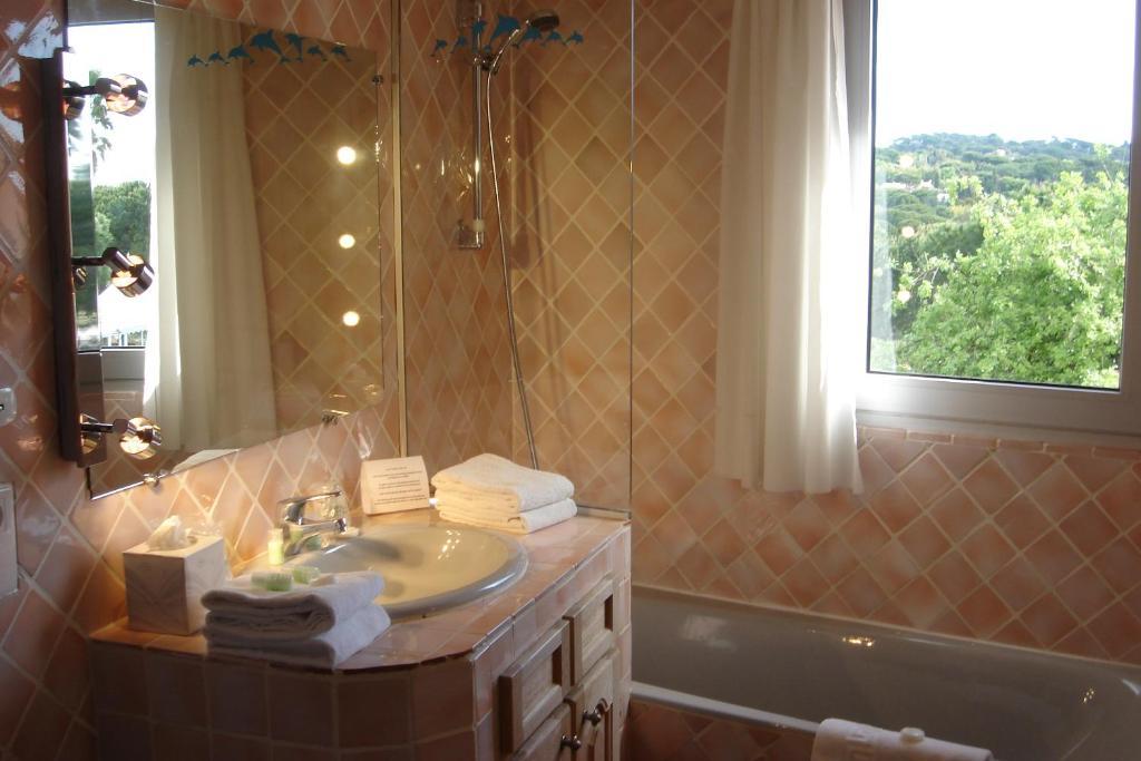 Hotel La Romarine Saint-Tropez Cameră foto